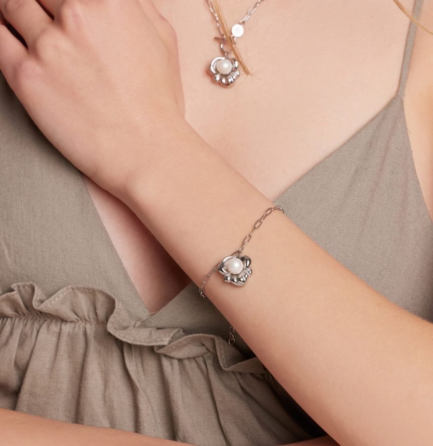 Covae in Silver